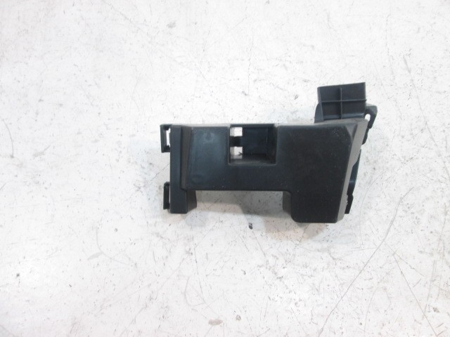 Кронштейн переднего бампера правый для Mazda Mazda 3 (BK) 2002-2009 - Фото №1