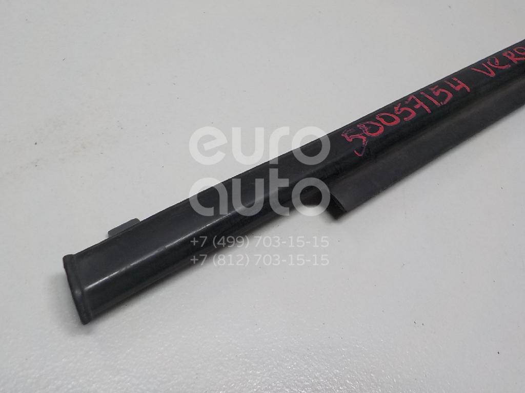 Накладка стекла переднего левого для Toyota CorollaVerso 2004-2009 - Фото №1