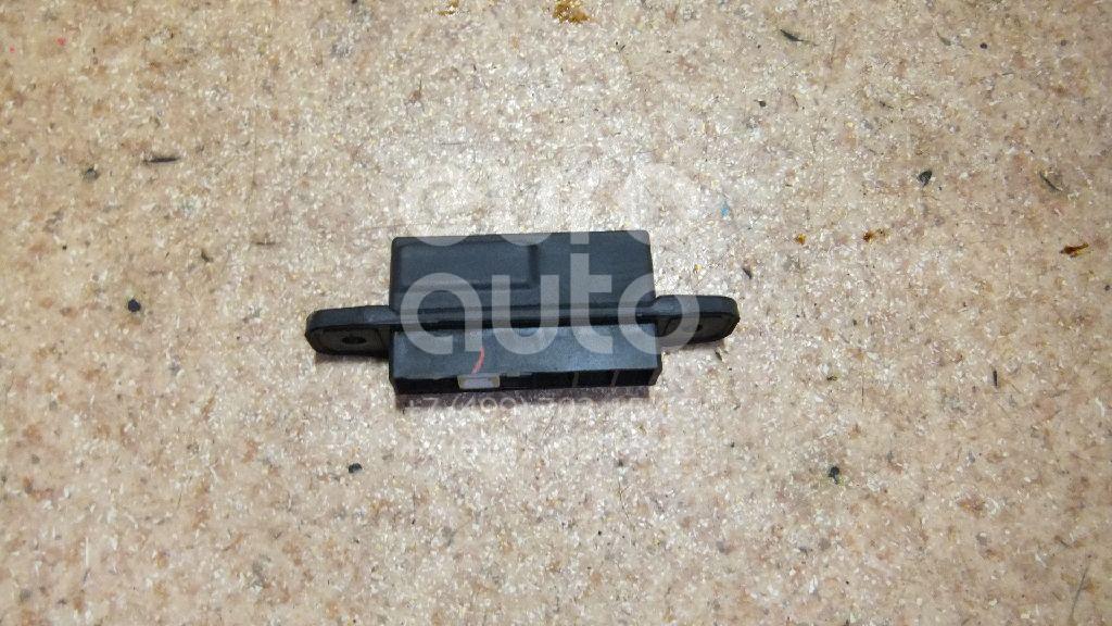Кнопка открывания багажника для Toyota Camry V50 2011>;Auris (E15) 2006-2012;Corolla E15 2006-2013;Verso 2009>;Prius 2009-2015;RAV 4 2013>;Verso-S 2011> - Фото №1