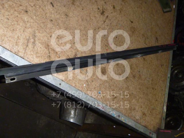 Накладка стекла переднего левого для VW Golf V 2003-2009 - Фото №1