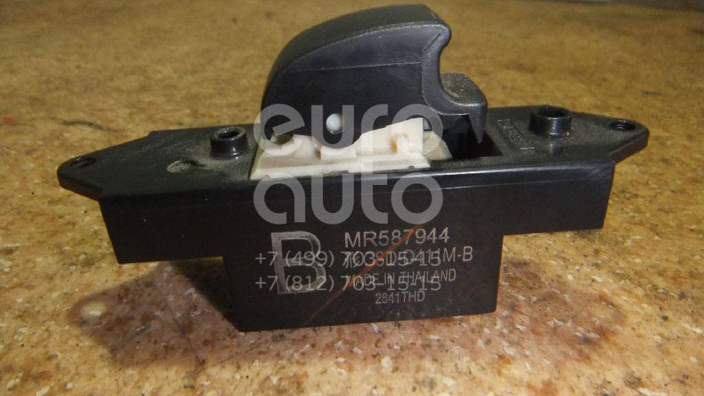 Кнопка стеклоподъемника для Mitsubishi Lancer (CX,CY) 2007>;Colt (Z3) 2003-2012;Pajero/Montero III (V6, V7) 2000-2006;Lancer (CS/Classic) 2003-2008;Pajero/Montero IV (V8, V9) 2007>;Outlander XL (CW) 2006-2012 - Фото №1