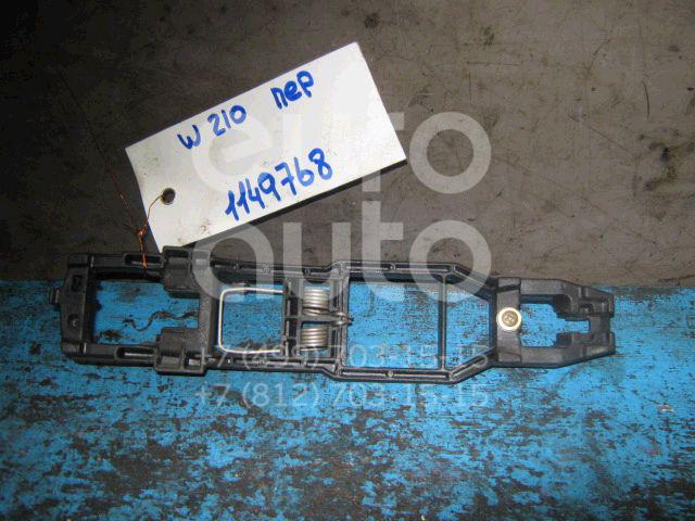 Кронштейн ручки для Mercedes Benz W210 E-Klasse 1995-2000 - Фото №1