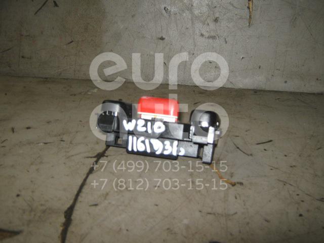 Кнопка аварийной сигнализации для Mercedes Benz W210 E-Klasse 2000-2002;W202 1993-2000;W210 E-Klasse 1995-2000;C208 CLK coupe 1997-2002 - Фото №1