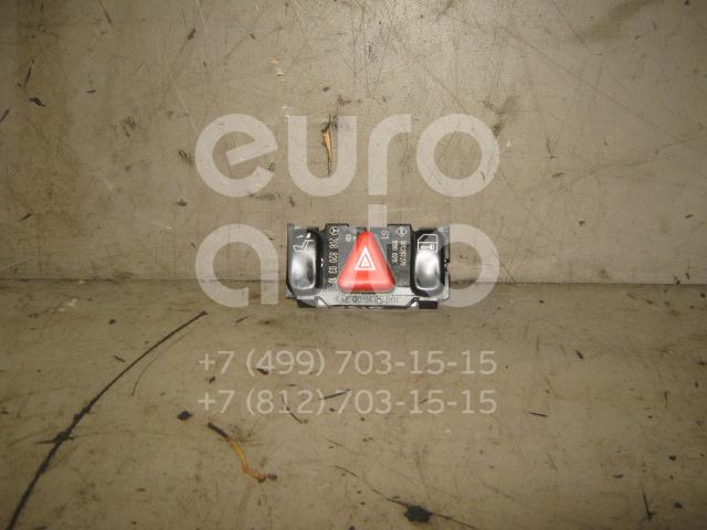 Кнопка аварийной сигнализации для Mercedes Benz W210 E-Klasse 2000-2002;W202 1993-2000;W210 E-Klasse 1995-2000;C208 CLK coupe 1997-2002 - Фото №1
