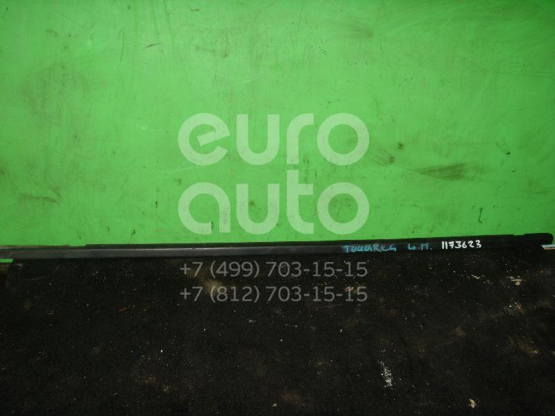 Уплотнитель стекла двери для VW Touareg 2002-2010 - Фото №1