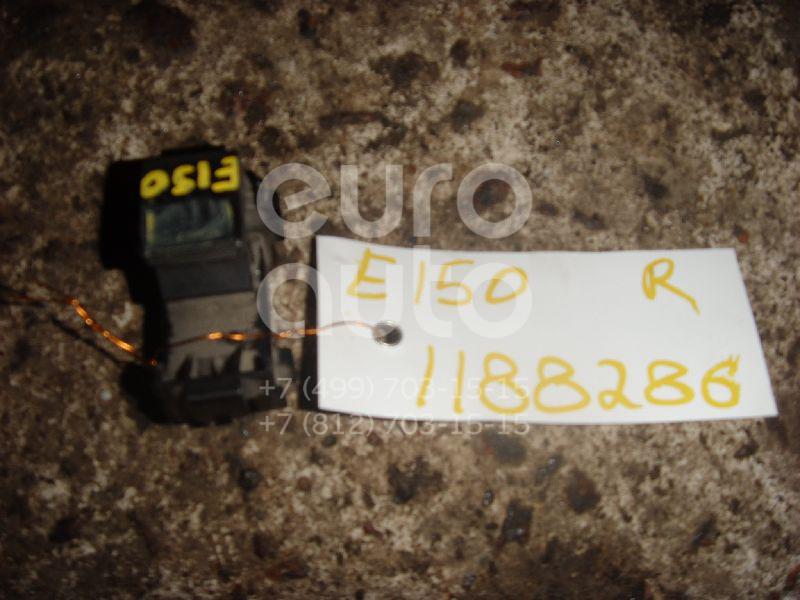 Кнопка стеклоподъемника для Toyota Corolla E15 2006-2013;Camry V40 2006-2011;RAV 4 2006-2013;Auris (E15) 2006-2012;Yaris 2005-2011;Highlander II 2007-2013;Sequoia (K6) 2008>;Tundra 2007-2013;Matrix 2008-2014;RAV 4 2013>;Auris E18 2012> - Фото №1