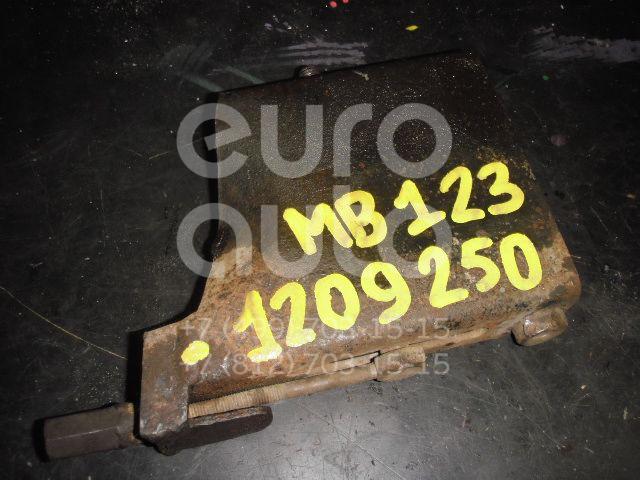 Кронштейн генератора для Mercedes Benz W123 1976-1985 - Фото №1
