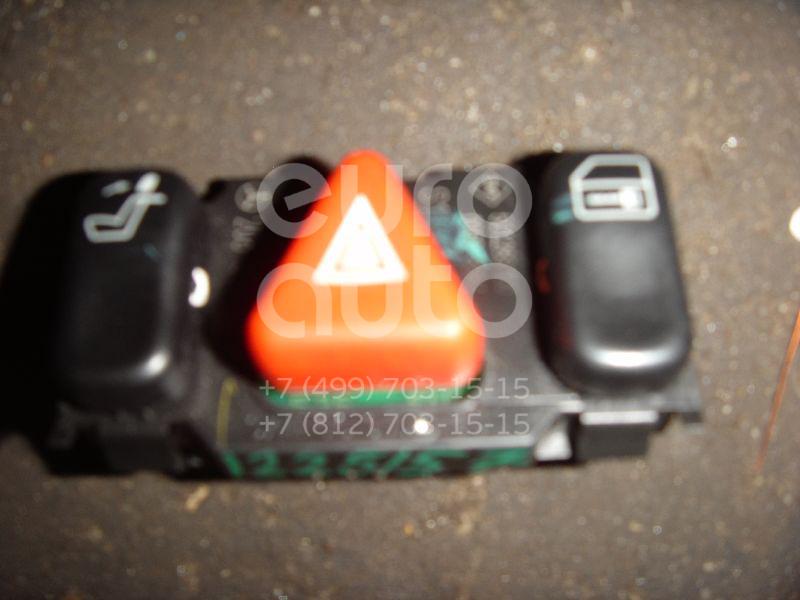 Кнопка аварийной сигнализации для Mercedes Benz W210 E-Klasse 2000-2002;W202 1993-2000;W210 E-Klasse 1995-2000;C208 CLK coupe 1997-2002 - Фото №1