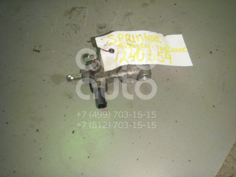 Фланец / тройник для Mercedes Benz Sprinter (901-905)/Sprinter Classic (909) 1995-2006;Vito (638) 1996-2003 - Фото №1