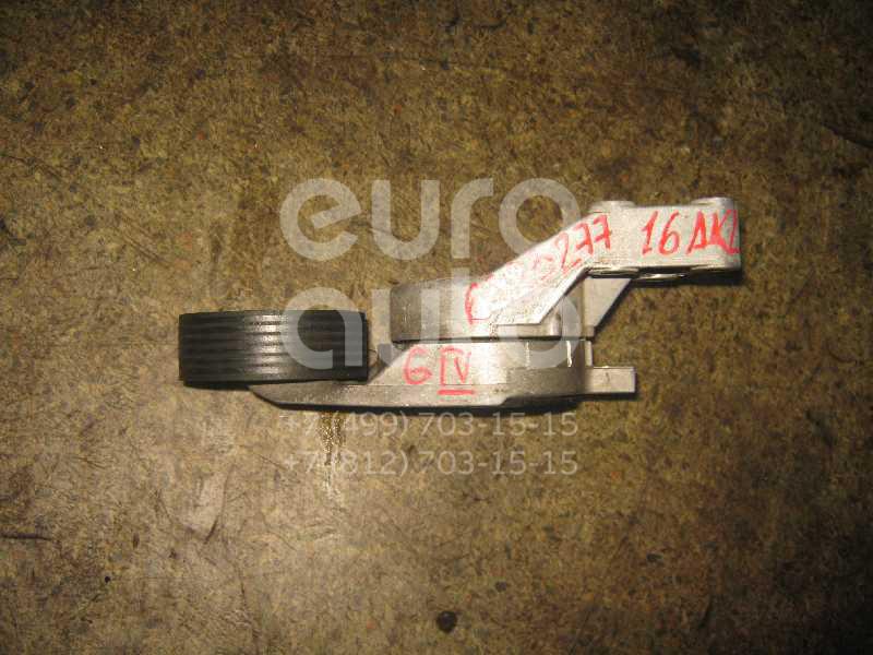 Ролик руч.ремня с кронштейном для VW,Audi,Skoda Golf IV/Bora 1997-2005;A3 (8L1) 1996-2003;TT(8N) 1998-2006;Octavia (A4 1U-) 2000-2011;Octavia 1997-2000;Polo 1994-1999;New Beetle 1998-2010;Lupo 1998-2005;Polo Classic 1995-2002;Polo 1999-2001;Fabia 1999-2006 - Фото №1