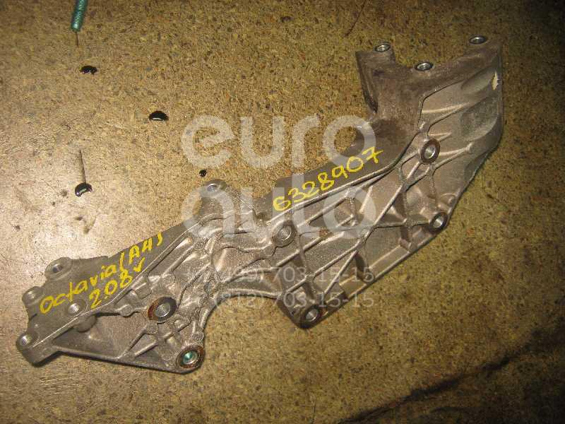 Кронштейн генератора для Skoda,Audi,VW,Seat Octavia (A4 1U-) 2000-2011;A3 (8L1) 1996-2003;TT(8N) 1998-2006;Octavia 1997-2000;Golf IV/Bora 1997-2005;New Beetle 1998-2010;Sharan 1995-1999;Alhambra 1996-2001;Sharan 2000-2006;Transporter T5 2003-2015 - Фото №1