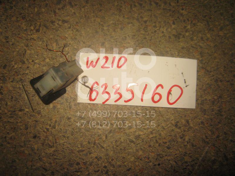 Выключатель концевой для Mercedes Benz W210 E-Klasse 2000-2002;A140/160 W168 1997-2004;W202 1993-2000;W220 1998-2005;W203 2000-2006;W211 E-Klasse 2002-2009;A140/160 W169 2004-2012 - Фото №1