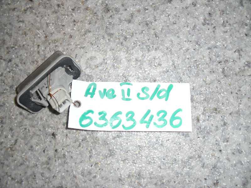 Фонарь подсветки номера для Toyota Avensis II 2003-2008 - Фото №1