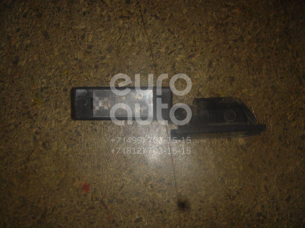 Фонарь подсветки номера для Citroen,Peugeot C5 2004-2008;C4 2005-2011;C2 2003-2008;C8 2002-2014;807 2002-2012;806 1994-2002;106 II 1996-1998;407 2004-2010;1007 2005-2009;307 2001-2008;406 1999-2004;C3 2002-2009;607 2000-2010;Evasion 1994-2002 - Фото №1