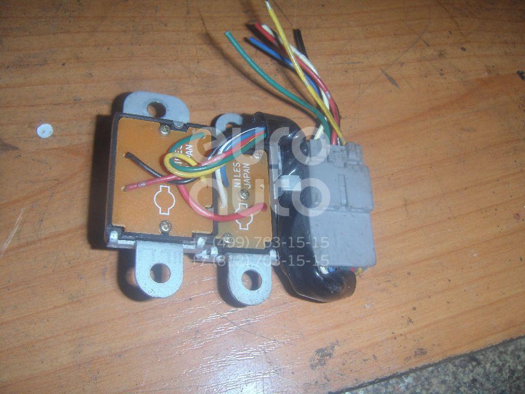 Кнопка люка для Nissan X-Trail (T30) 2001-2006 - Фото №1