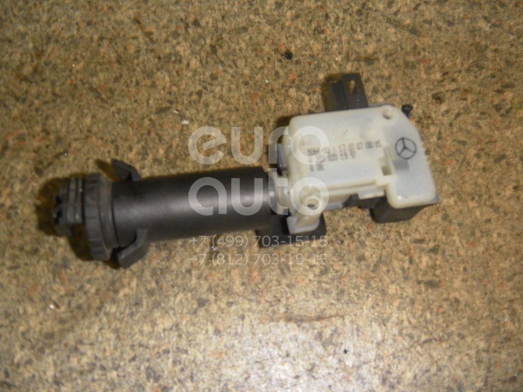 Активатор замка крышки бензобака для Mercedes Benz W245 B-klasse 2005-2012;W203 2000-2006;C209 CLK coupe 2002-2010;W211 E-Klasse 2002-2009;R171 SLK 2004-2011 - Фото №1