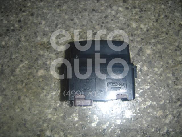 Кнопка открывания багажника для Nissan Teana J32 2008-2013;Tiida (C11) 2007-2014;GT-R 2008>;Sentra (B17) 2014> - Фото №1