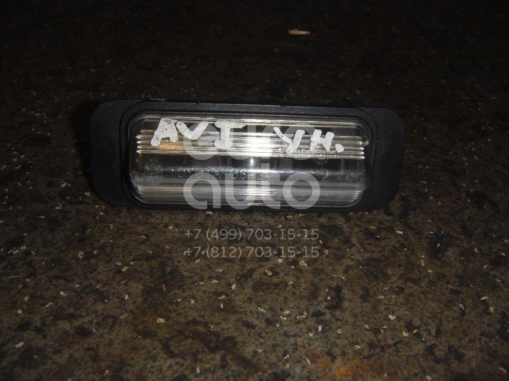 Фонарь подсветки номера для Toyota Avensis I 1997-2003 - Фото №1
