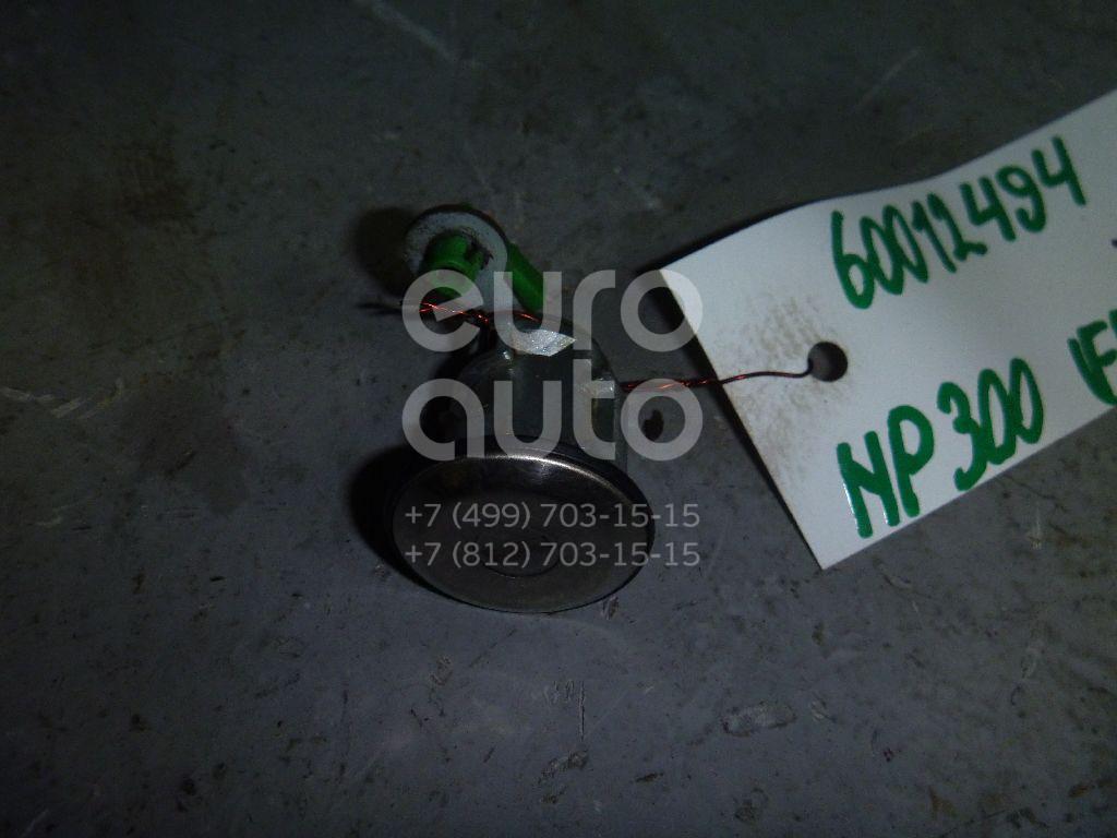 Вставка замка двери прав. для Nissan,Infiniti NP300 2008>;Patrol (Y61) 1997-2009;Terrano II /Pathfinder (R50) 1996-2004;King Cab D22 1998-2005;QX4 (JR50) 1996-2002 - Фото №1