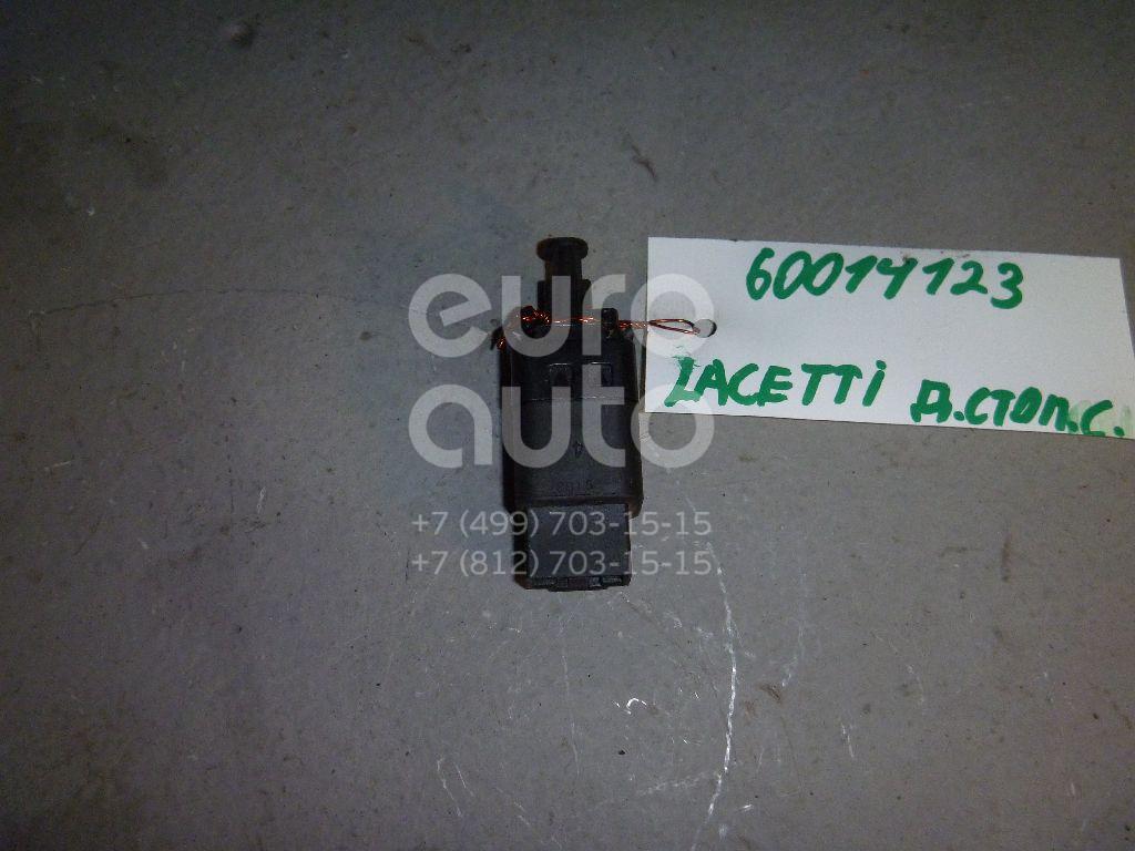 Датчик включения стопсигнала для Chevrolet,Daewoo Lacetti 2003-2013;Matiz 1998-2015;Aveo (T200) 2003-2008;Evanda 2004-2006;Spark 2005-2011;Rezzo 2005-2010;Epica 2006-2012;Rezzo 2000-2011;Aveo (T250) 2005-2011;Spark 2011-2015 - Фото №1