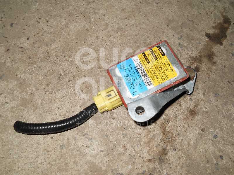 Датчик AIR BAG для Toyota Avensis I 1997-2003 - Фото №1