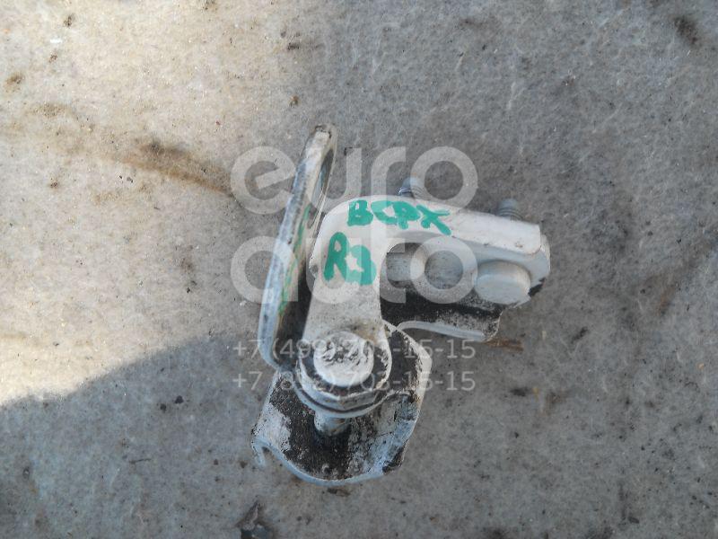 Петля двери задней правой верхняя для Lexus,Toyota RX 300 1998-2003;Highlander I 2001-2006 - Фото №1