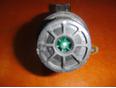 Насос омывателя для Toyota RAV 4 2006-2013;Avensis II 2003-2008;RAV 4 2000-2005;Previa 2000>;Land Cruiser (120)-Prado 2002-2009;Auris (E15) 2006-2012;Corolla E15 2006-2013;HiAce H200 2005>;Land Cruiser (150)-Prado 2009>